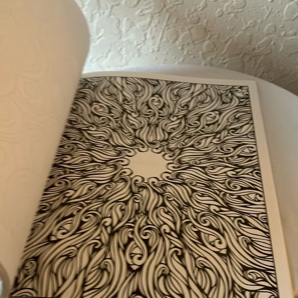 Liqui-Mark: Color Therapy Adult Coloring Book- 48 pages- 2016 - Picture 9 of 16